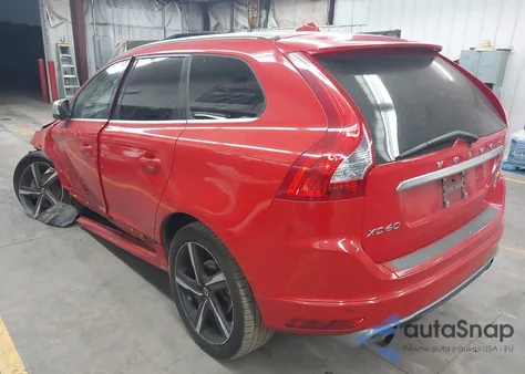 2015 Volvo Xc60 T6 R-Design Platinum z USA, uszkodzony, nr VIN YV4902RS9F2734539